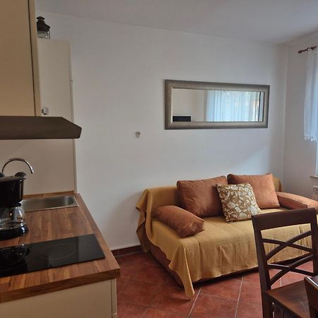 ורסאר Apartments Antolovic מראה חיצוני תמונה