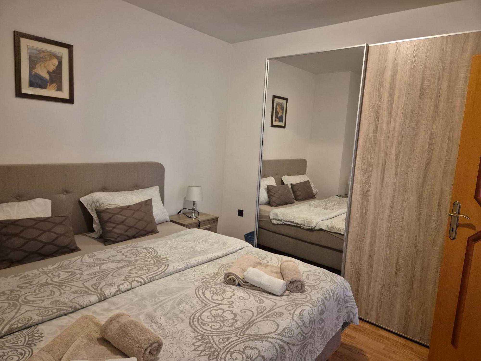 ורסאר Apartments Antolovic מראה חיצוני תמונה