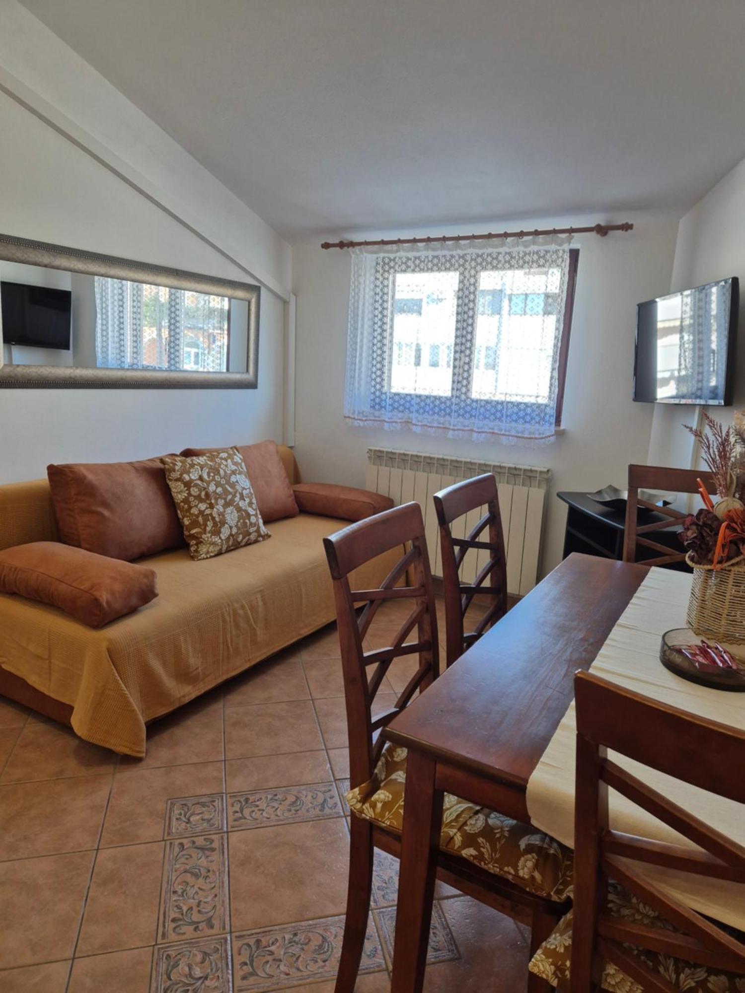 ורסאר Apartments Antolovic מראה חיצוני תמונה