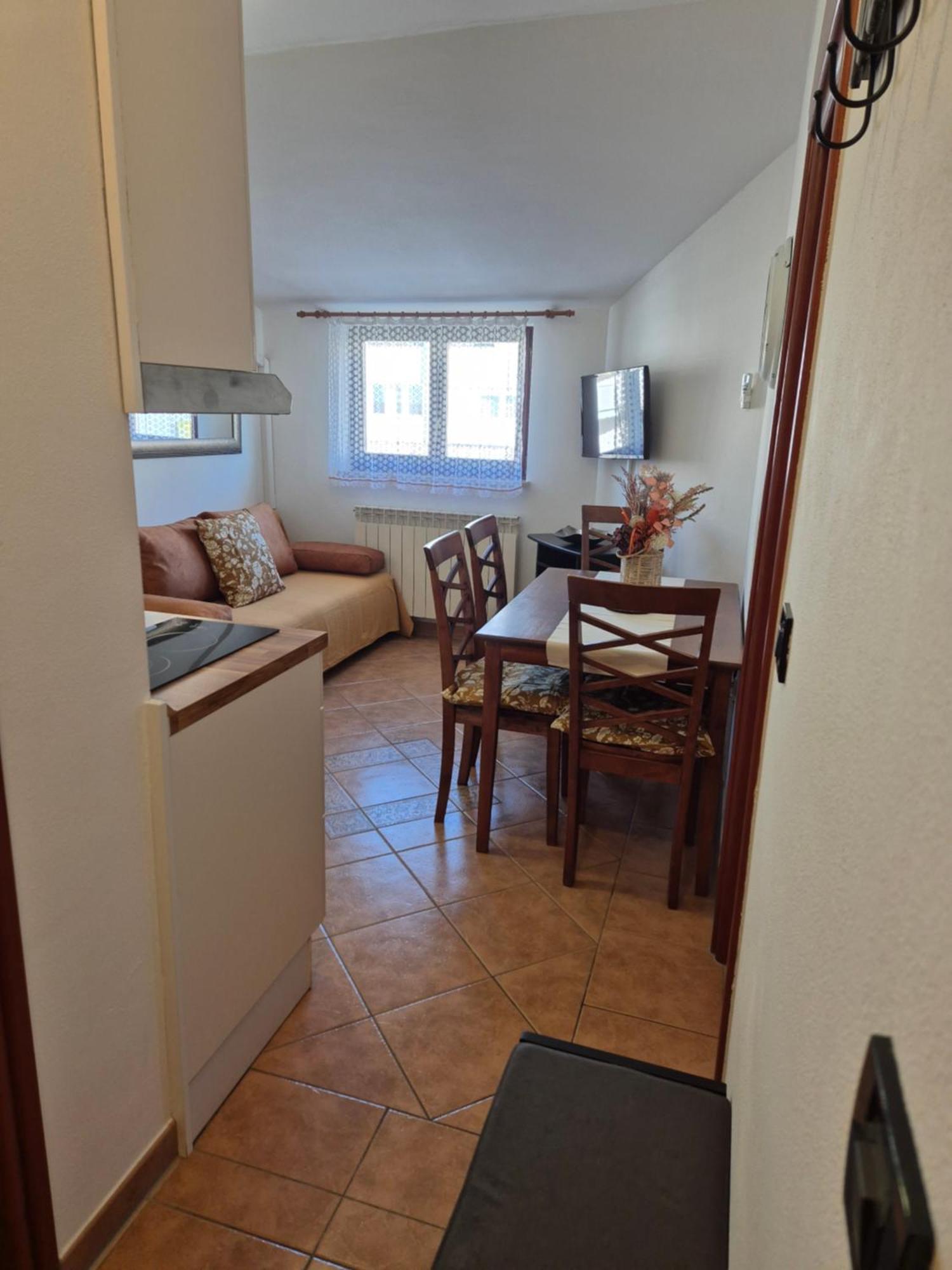 ורסאר Apartments Antolovic מראה חיצוני תמונה