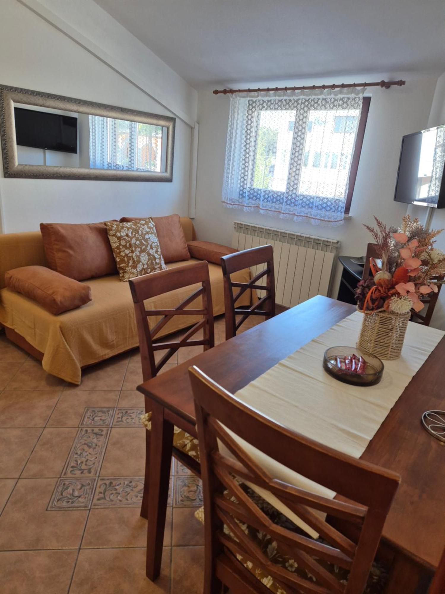 ורסאר Apartments Antolovic מראה חיצוני תמונה